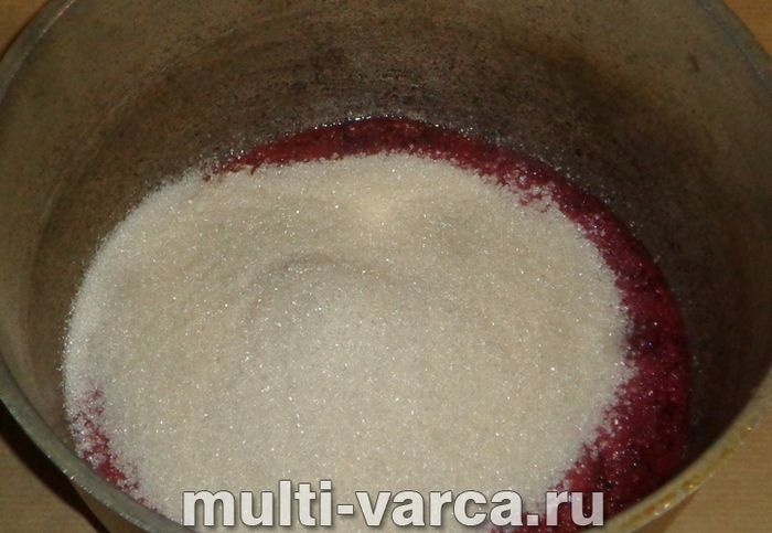 Варення з чорної смородини з бананом на зиму
