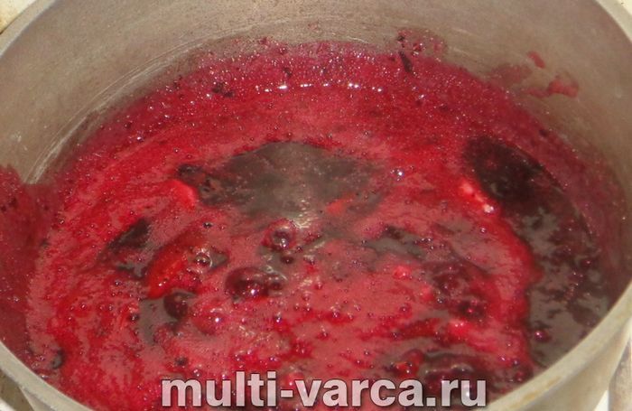 Варення з чорної смородини з бананом на зиму