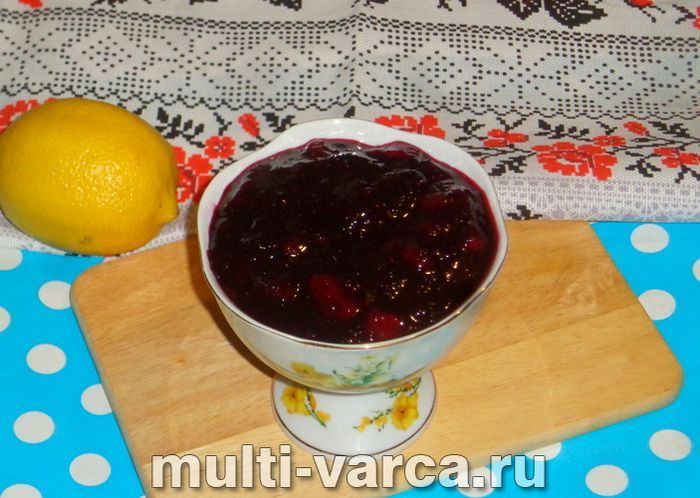 Варення з чорної смородини з бананом на зиму