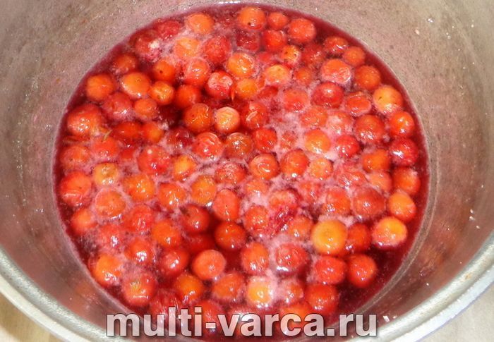 Варення зі шпанки з кісточками