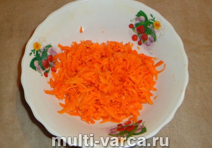 Запечений короп із капустою в духовці