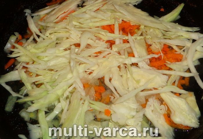 Запечений короп із капустою в духовці