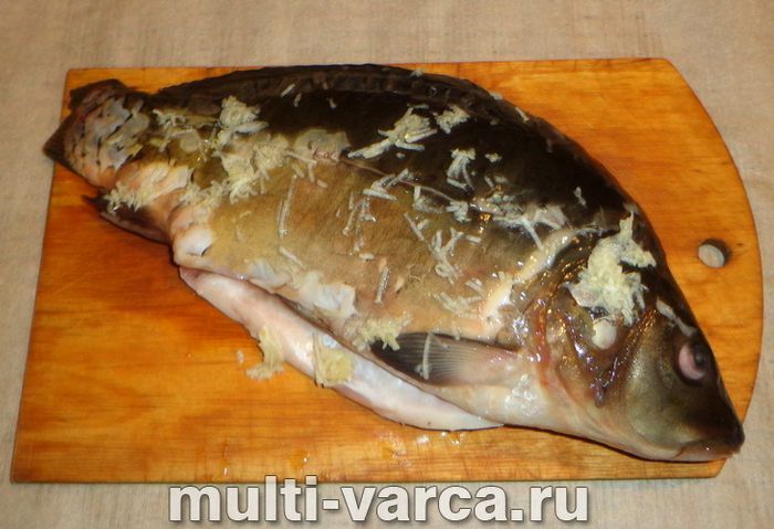 Запечений короп із капустою в духовці