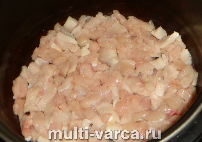 Запіканка з кабачків із куркою в мультиварці