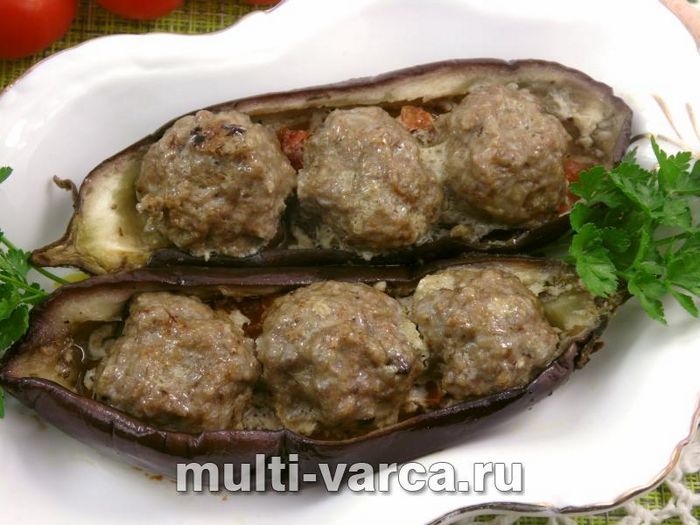 Баклажани, фаршировані фрикадельками