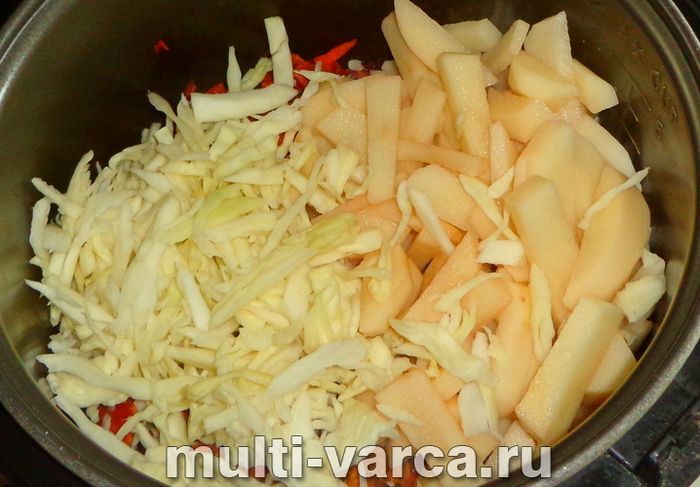 Борщ зі свининою в мультиварці