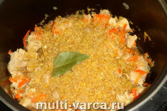 Булгур із куркою в мультиварці