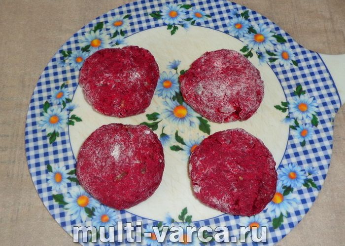 Бурякові котлети в мультиварці