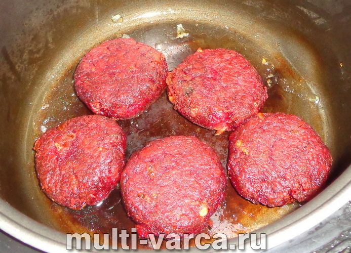 Бурякові котлети в мультиварці