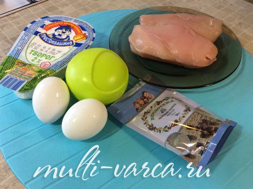 Дієтичні курячі мафіни з кисломолочним сиром на пару
