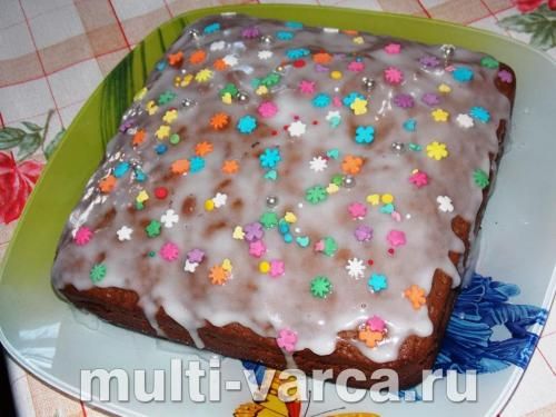 Домашній пиріг із журавлиною та родзинками