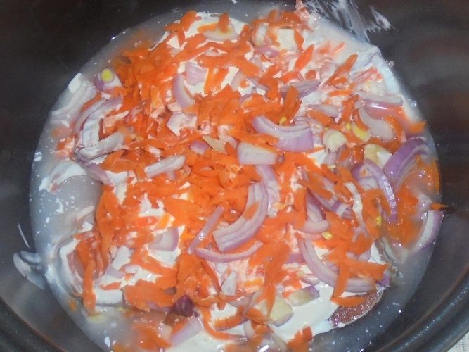 Горбуша, запечена з овочами під апельсинами