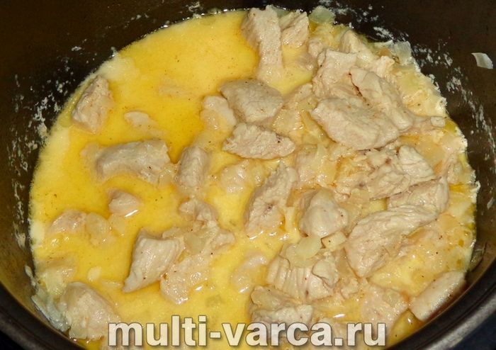 Індичка у вершковому соусі в мультиварці