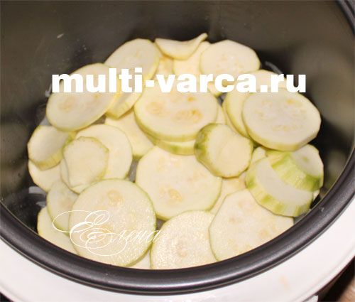Італійська фритата з овочами та сиром у мультиварці