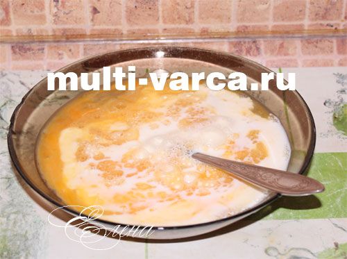 Італійська фритата з овочами та сиром у мультиварці