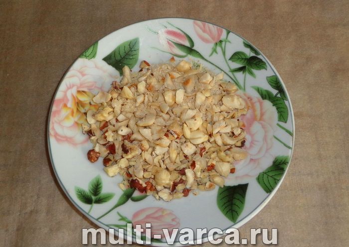 Яблука з горіхами в мультиварці