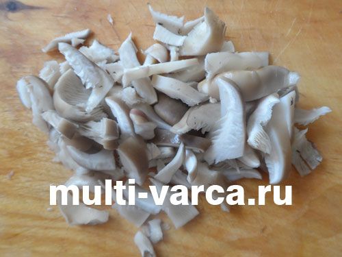 Як приготувати смачний суп зі свіжих глив у мультиварці