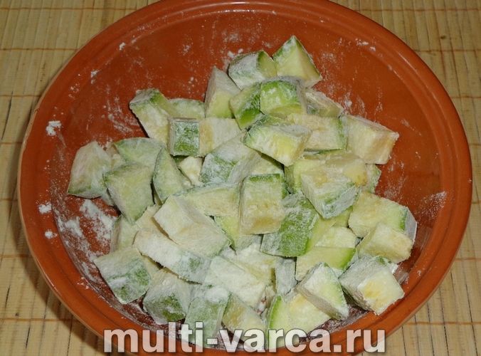 Кабачки тушковані з квасолею в мультиварці