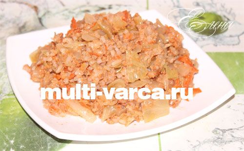 Капуста тушкована в мультиварці з фаршем