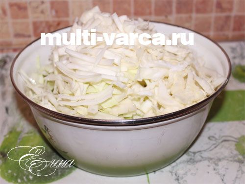 Капуста тушкована в мультиварці з фаршем
