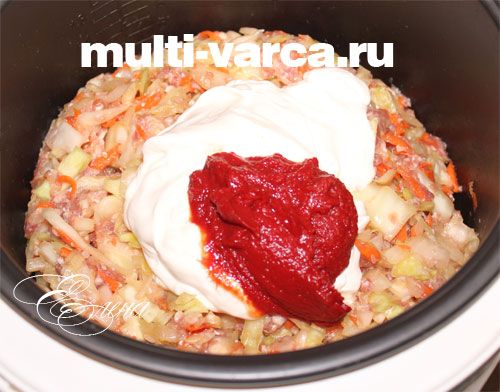 Капуста тушкована в мультиварці з фаршем