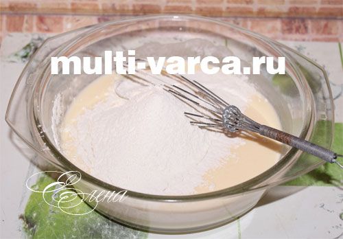 Картопляний пиріг із сайрою на кефірі в мультиварці