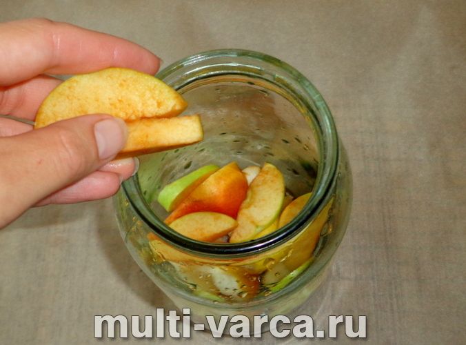 Компот із яблук і груш на зиму