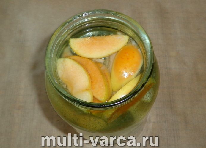 Компот із яблук і груш на зиму