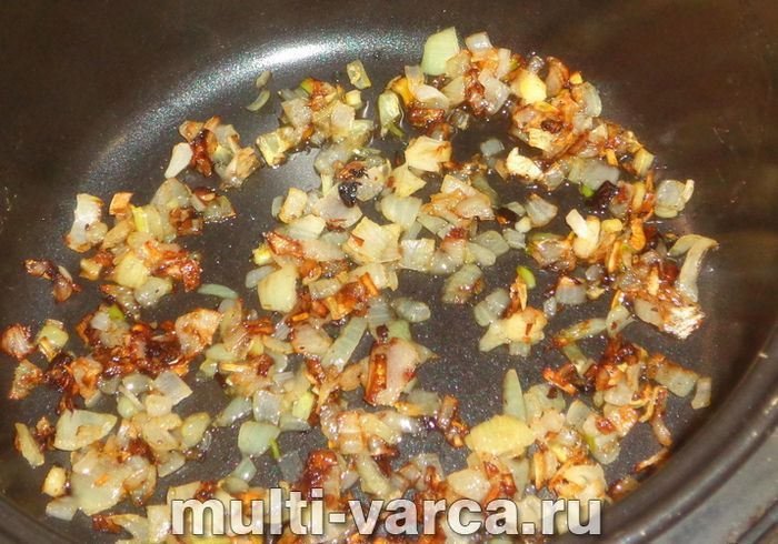 Кролик із яблуками