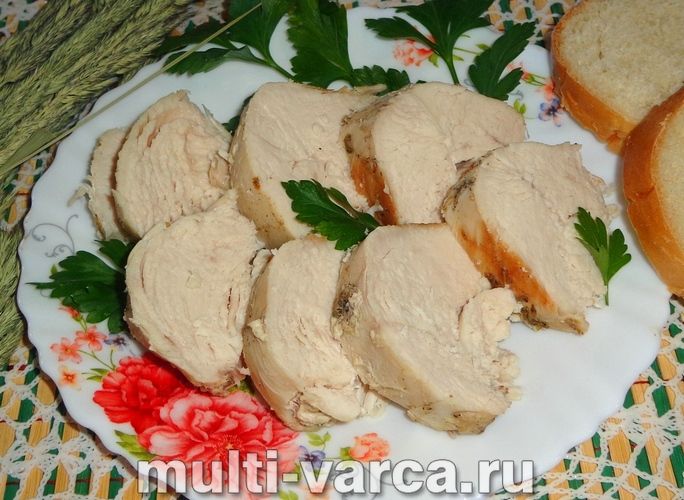 Куряча грудка у фользі в мультиварці