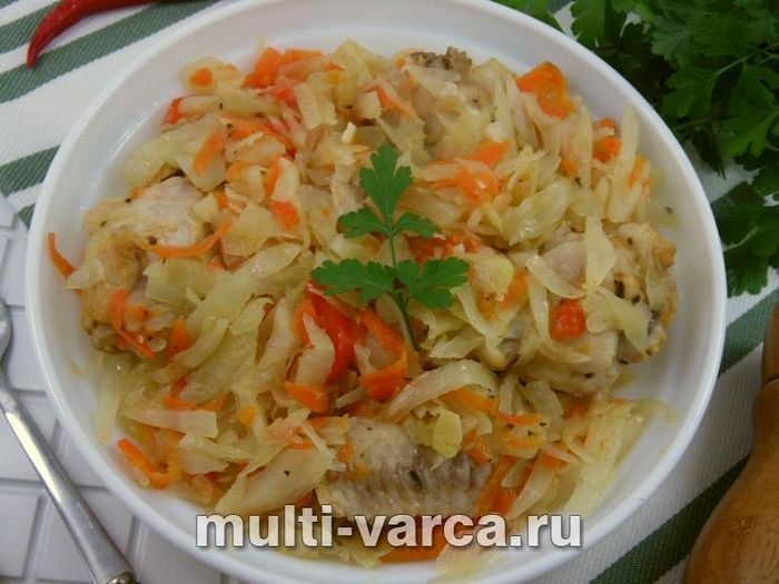 Курячі плечики з капустою в рукаві