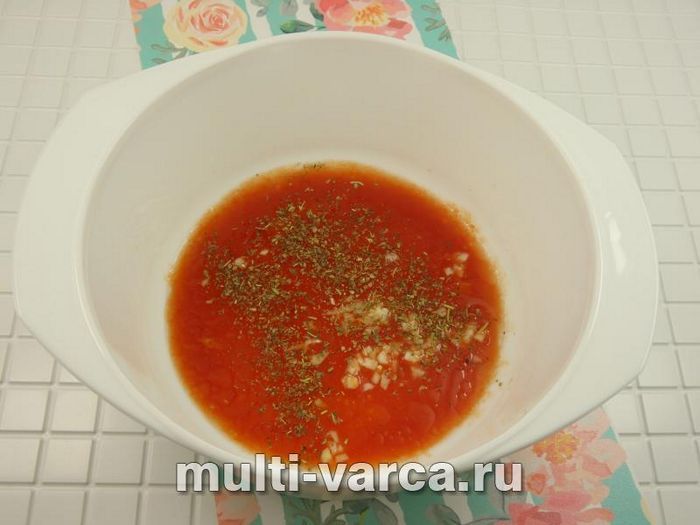 Курячі плечики з капустою в рукаві