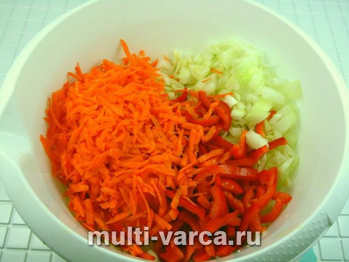 Курячі плечики з капустою в рукаві