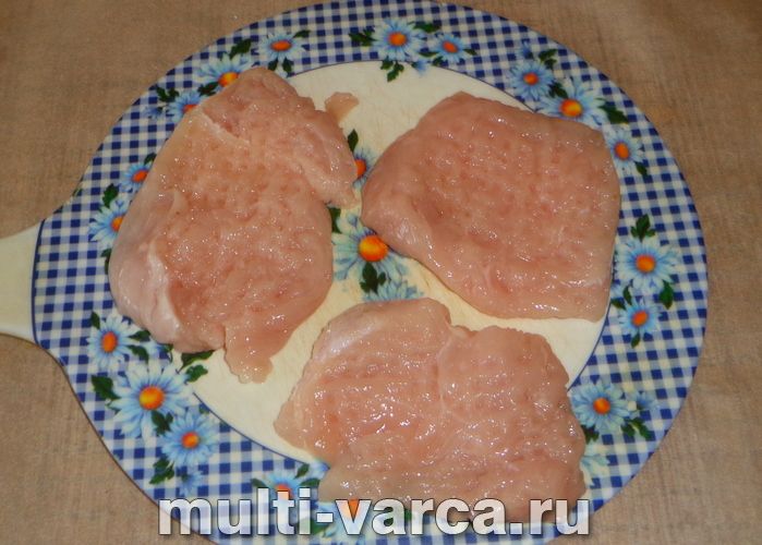 Курячі відбивні з сиром у мультиварці