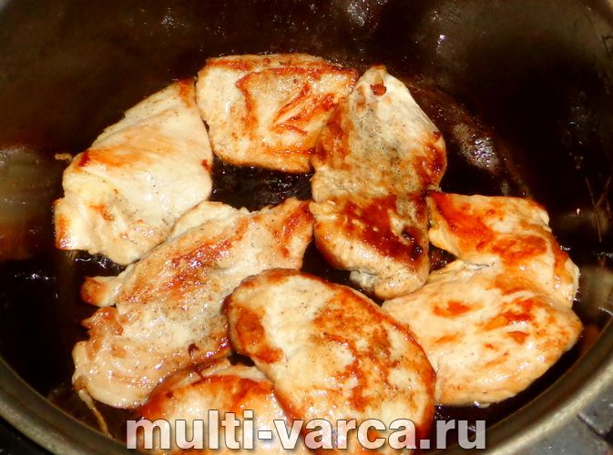 Курячі відбивні з сиром у мультиварці