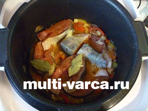Лосось із солодким перцем у мультиварці