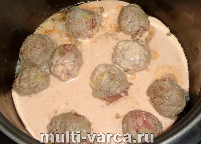 Макарони з фрикадельками в мультиварці