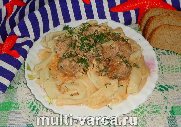 Макарони з фрикадельками в мультиварці