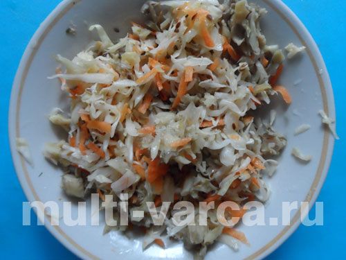 Манти з грибами та квашеною капустою
