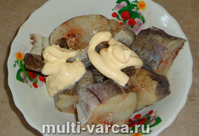 Минтай у майонезі в мультиварці