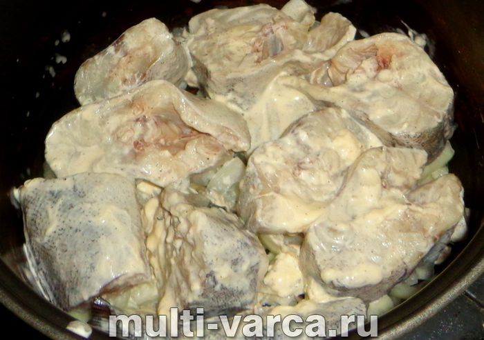 Минтай у майонезі в мультиварці