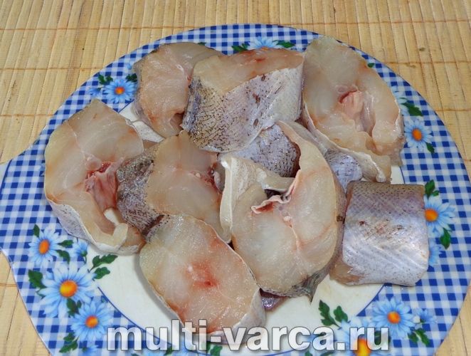 Минтай з овочами в мультиварці