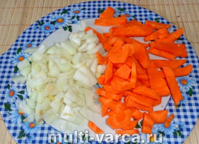 Минтай з овочами в мультиварці