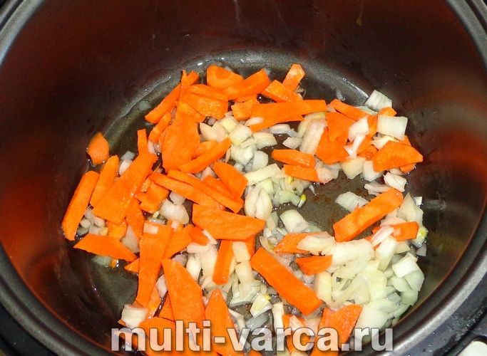 Минтай з овочами в мультиварці