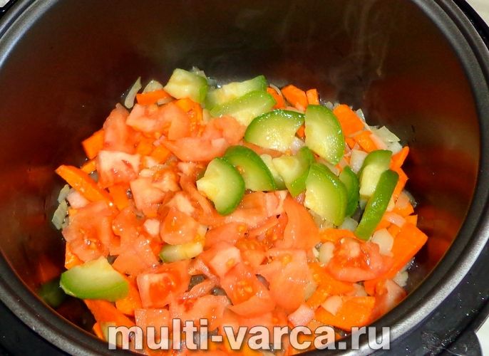 Минтай з овочами в мультиварці