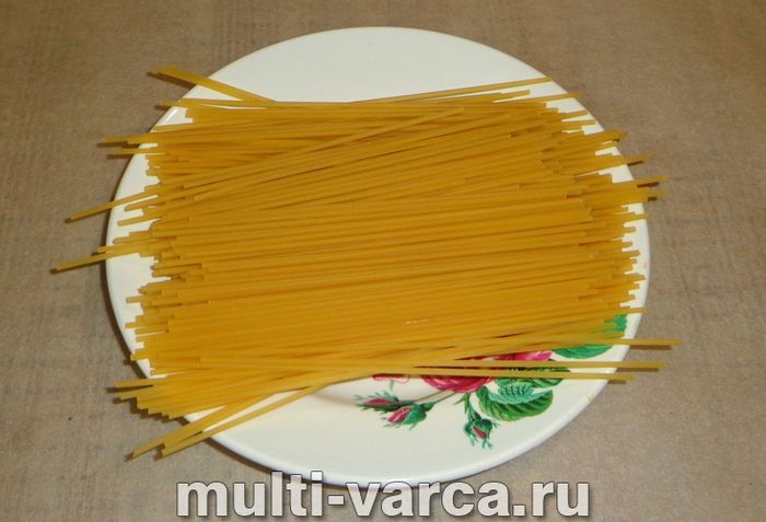 Паста з беконом у мультиварці