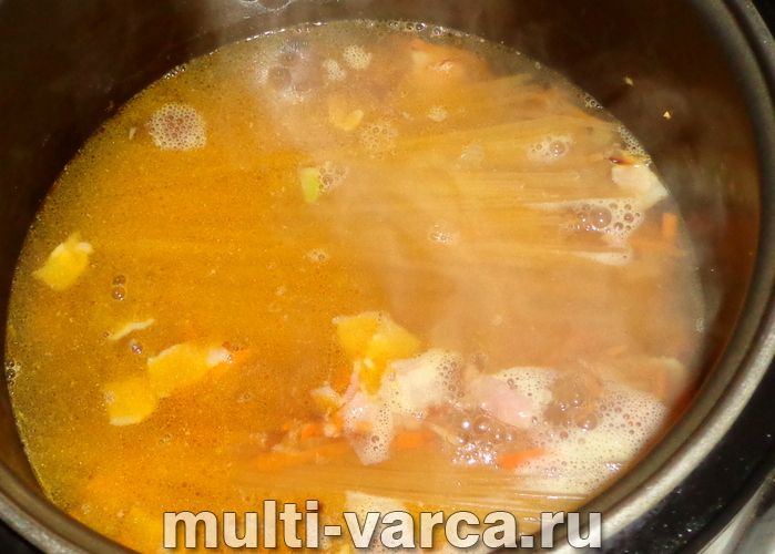Паста з беконом у мультиварці