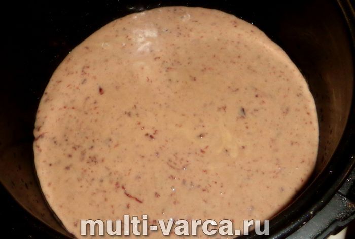 Пиріг із вишневим варенням у мультиварці