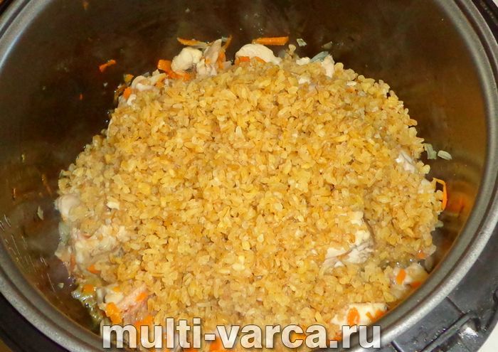 Плов із булгура в мультиварці