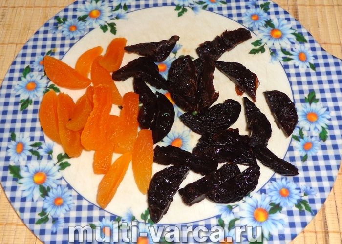 Плов із сухофруктами в мультиварці